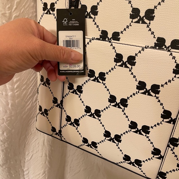 Karl Lagerfeld “Paris Maybelle” Tote - NWT *** - Picture 9 of 10